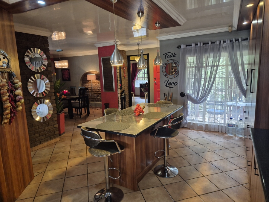 3 Bedroom Property for Sale in Flimieda North West